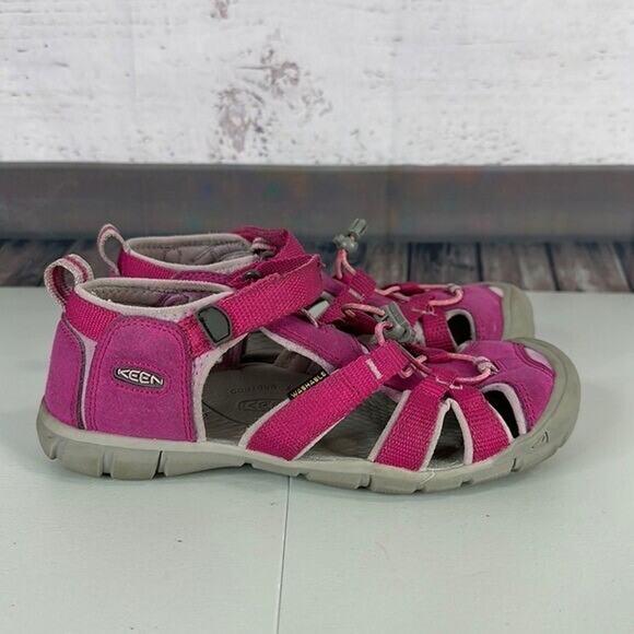 Keen Shoes Youth Girls 4 4Y Pink Hiking Closed Toe Camping Washable Water - Picture 1 of 10